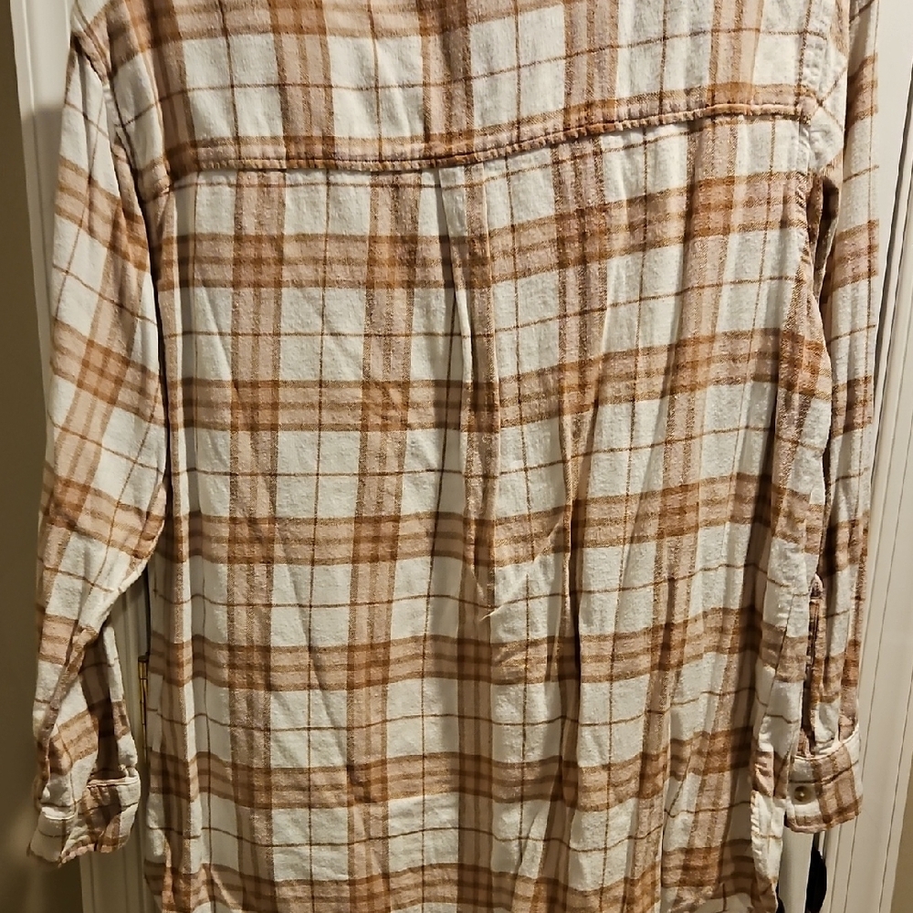 SO Women's Plaid Button-Down Shirt - Tan and White - Picture 4 of 6